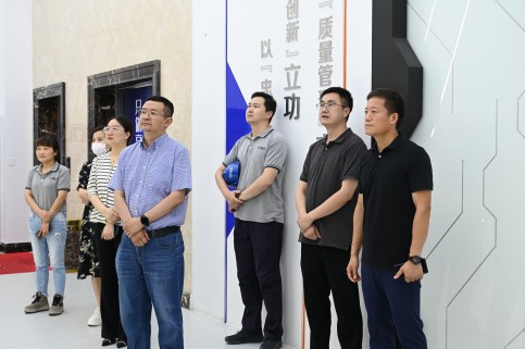 市司法局走访调研z6尊龙股份法治建设工作