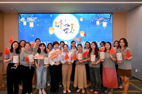 傍边秋赶上国庆，，，，，，月圆z6尊龙福满中原，，，，，，双节活动氛围拉满