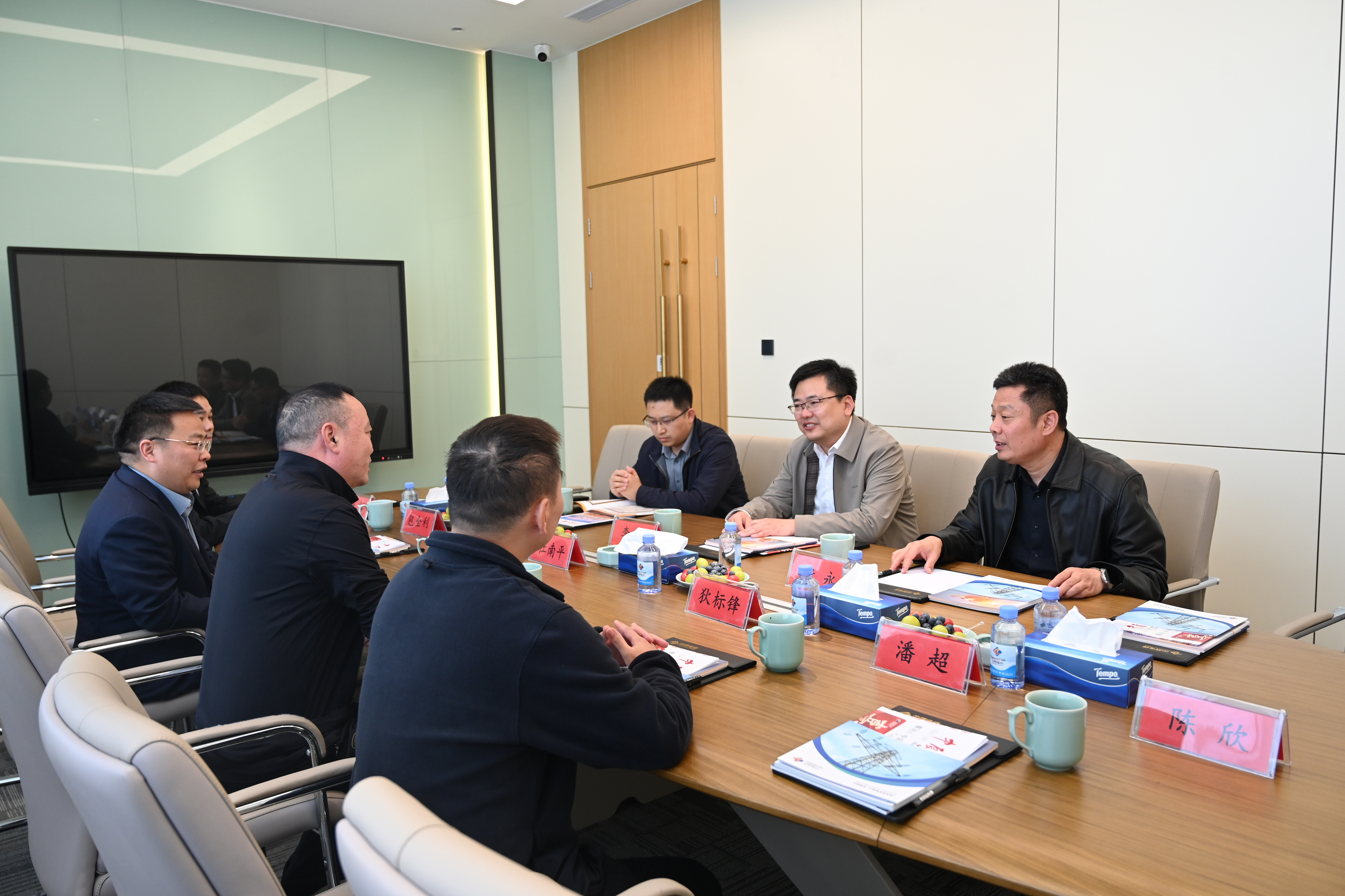 山东能源集团李彬一行至z6尊龙电缆调查调研