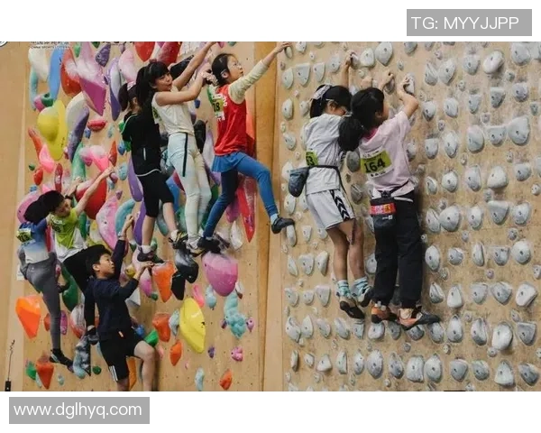 武汉攀岩队在全国攀岩状态排行榜中荣获第七名的佳绩引发关注